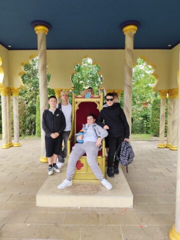 wycieczka szkolna do poczdamu 1 dniowa Jednodniowa wycieczka szkolna do Poczdamu. Filmpark Babelsberg.