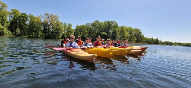 wycieczka nad jezioro zielona szkola