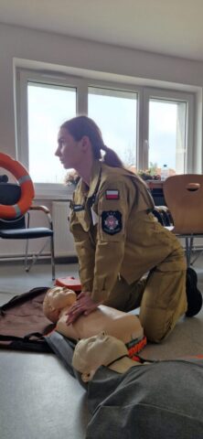 resuscytacja krążeniowo oddechowa w praktyce. profesjonalne stacje rescue zdr.